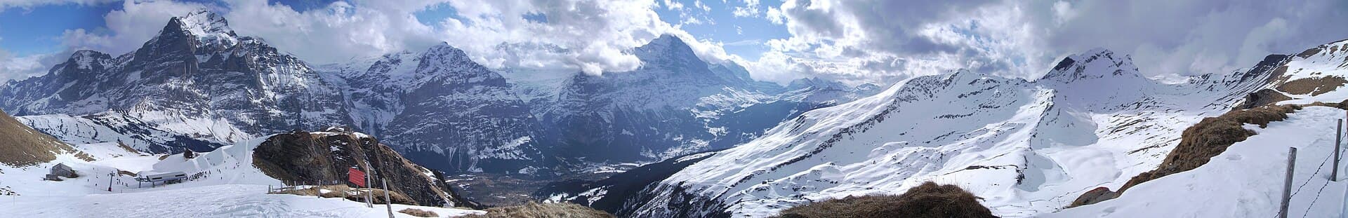 Grindelwald and its peaks seen from First