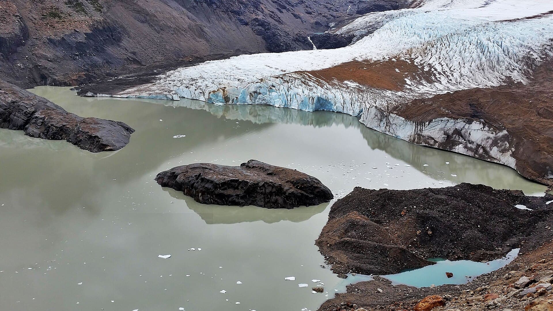 The glacier and lagoon below Cerro Torre
