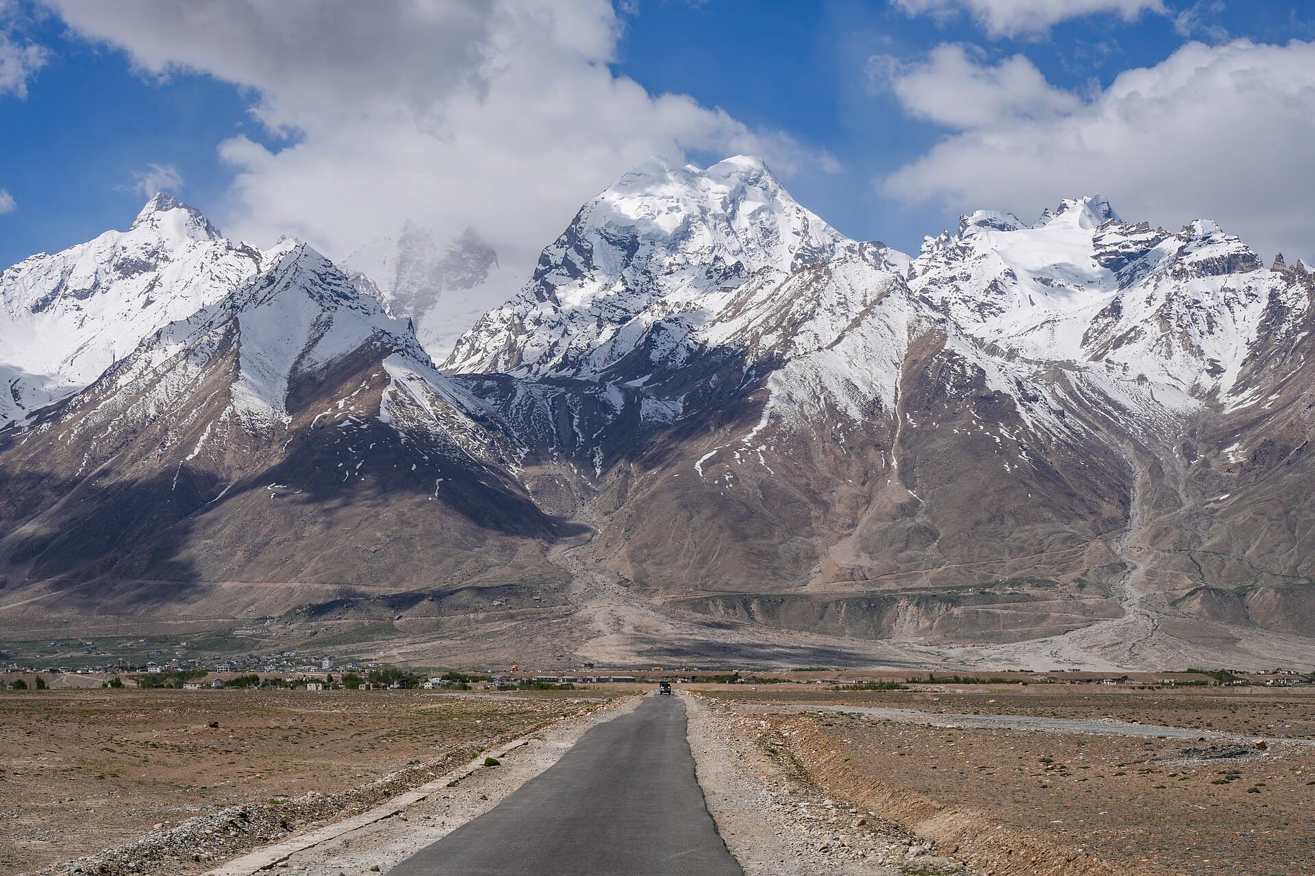 The road to Padum below the Zanskar range