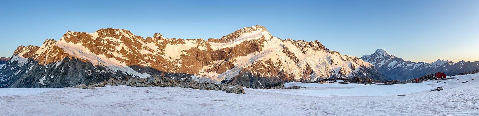 Sunrise at Mueller Hut below Mount Sefton and Aoraki