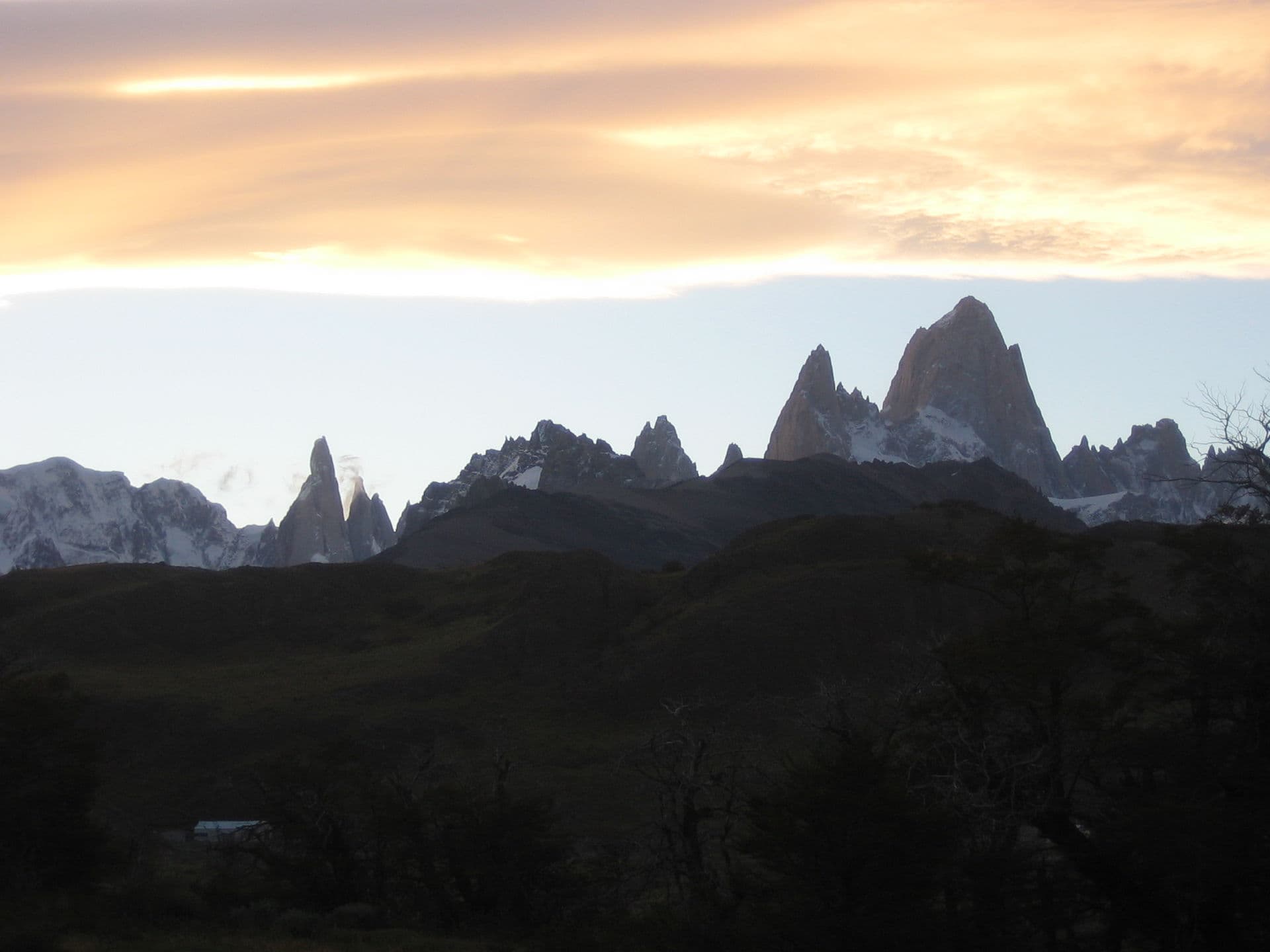 El Fitz Roy y el cerro Torre al anochecer