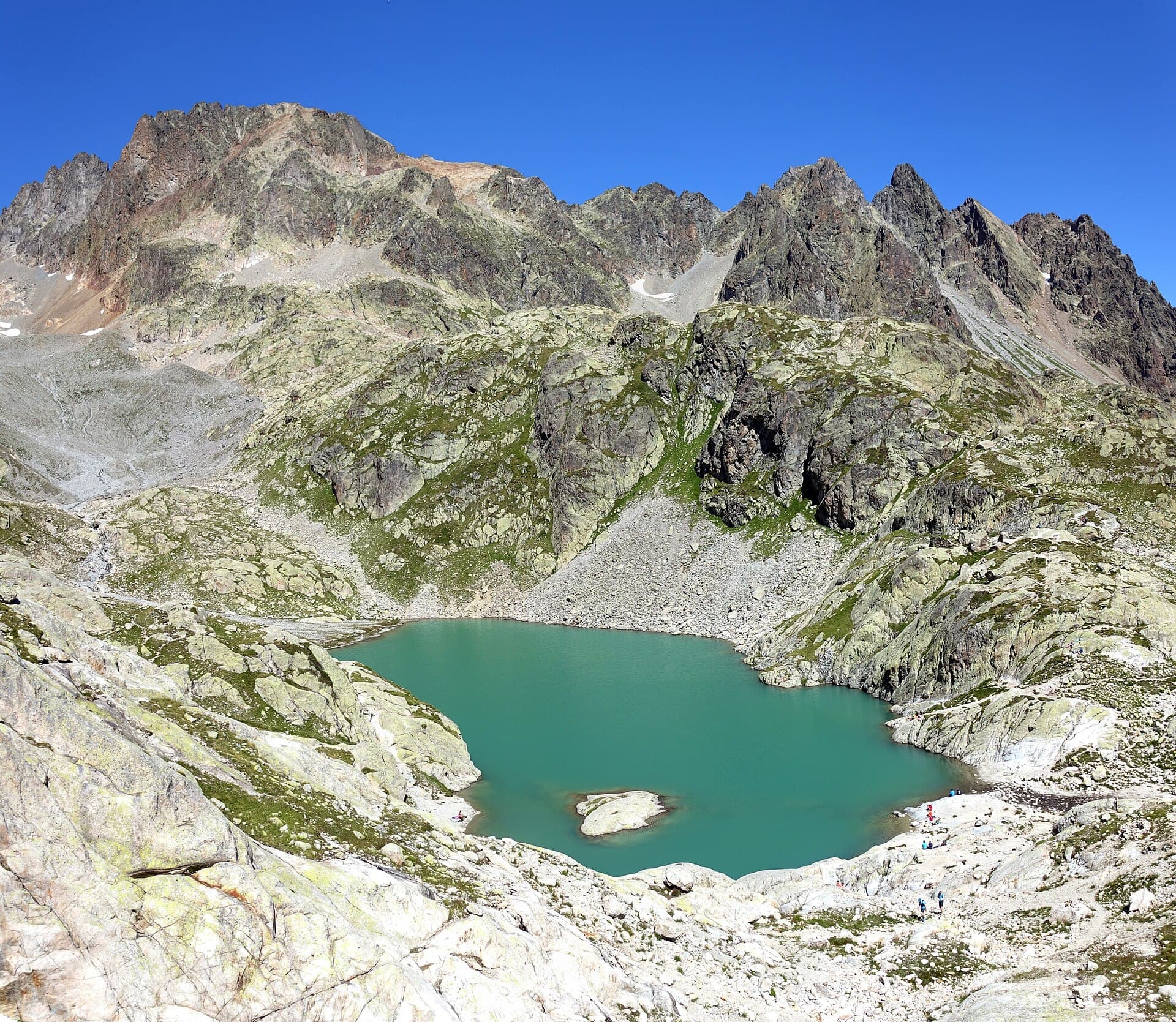Lac Blanc below the Aiguilles Rouges above Chamonix