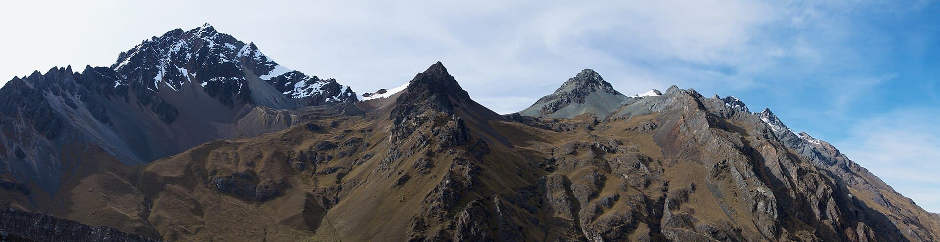 Mountain landscape on the Salkantay trek
