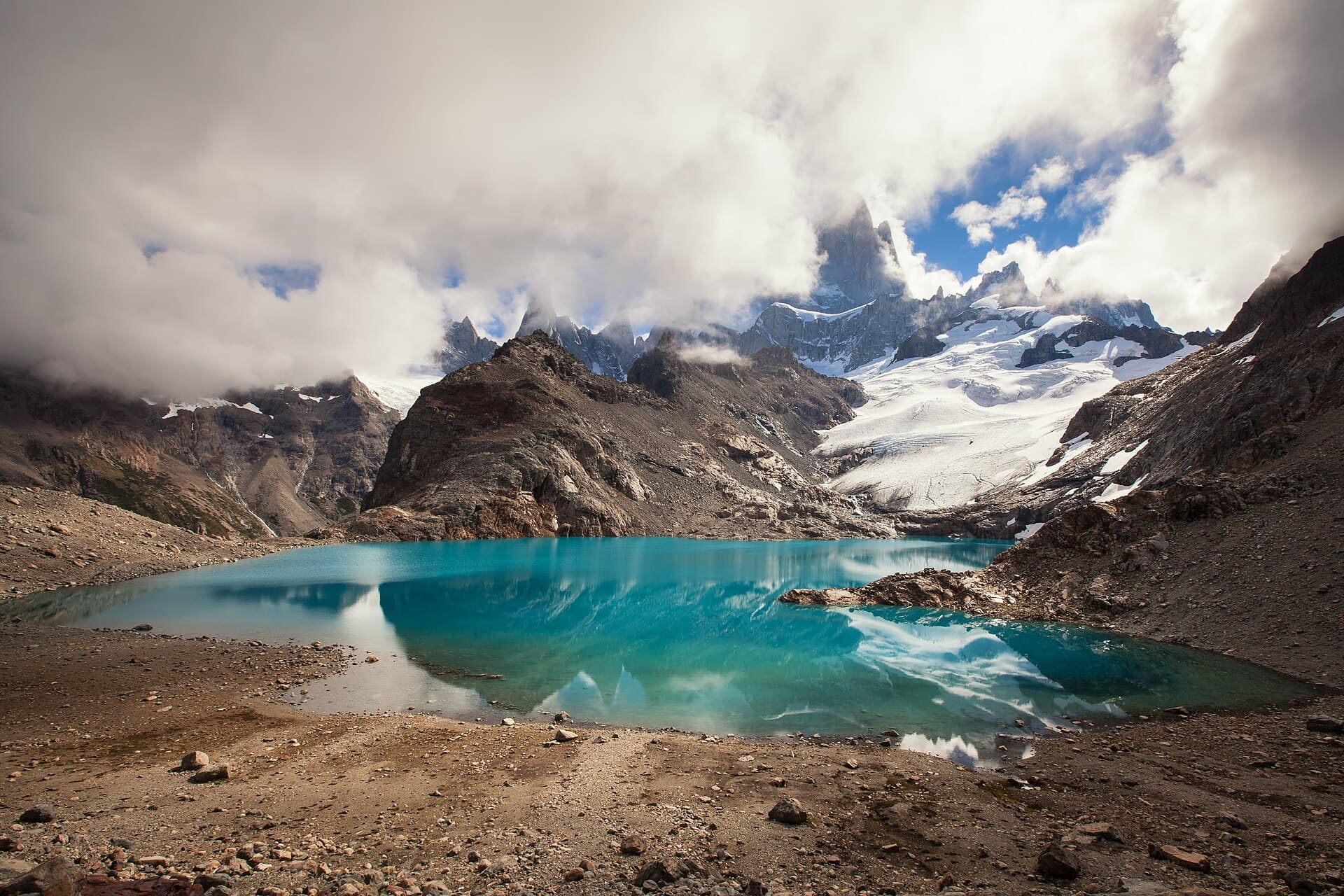 Laguna de los Tres below Fitz Roy